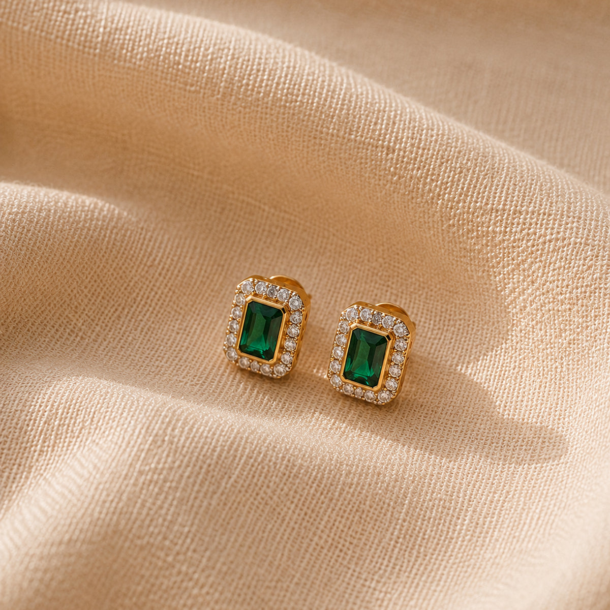 Noor studs